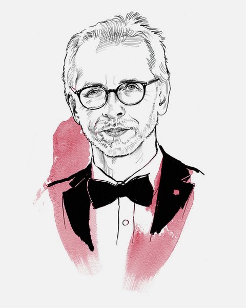 "Porträt-Illustration eines Mannes mittleren Alters mit grauem Haar und Brille in Schwarz-Weiß-Zeichnung. Er trägt Smoking mit schwarzem Sakko, weißem Hemd und schwarzer Fliege. Die Schultern und der Oberkörper sind mit rosa-roten Aquarell-Akzenten gestaltet. Sein Blick ist direkt nach vorne gerichtet."