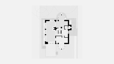Lageplan des Gebäudes mit Grundriss und Grundstück.