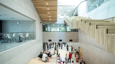 Innenansicht des Forschungsbaus „Weltbeziehungen“ in Erfurt