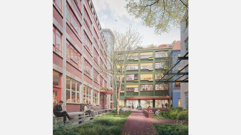 Visualisierung: begrünter Hof zwischen Bestandsgebäuden; farbige Fassade, viele Fenster und Balkone; Menschen sitzen, gehen, ein Rollstuhlfahrer; rote Wege, viel Grün.