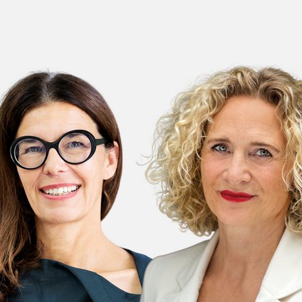 Porträts von zwei Frauen, eine von ihnen trägt eine Brille