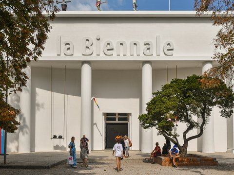 Einer der Eingänge zur Biennale in Vendig