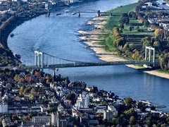 Luftaufnahme der Rodenkirchener Brücke in Bonn