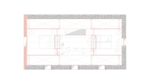 Grundriss Obergeschoss: Zwei Zimmer und Nebenräume um einen mittigen Flur mit Treppe; Stützenraster und Außenwände aus Feldstein verzeichnet.