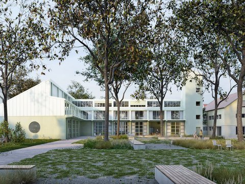„Visualisierung eines hellen, mehrteiligen Gebäudekomplexes mit großen Fensterflächen und einem hohen Turm. Im begrünten Innenhof stehen alte Bäume, Bänke und einzelne Stühle.“