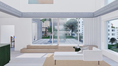 Wohnraum mit Terrasse Alt: Helles Wohnzimmer mit großer Verglasung zur Terrasse; weiße Couch, heller Boden; Blick in grünen Hof und Nachbarhäuser.