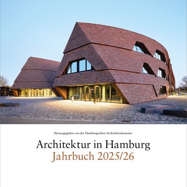Buchcover mit moderner Architekturaufnahme und dem Titel „Architektur in Hamburg Jahrbuch 2025/26“.