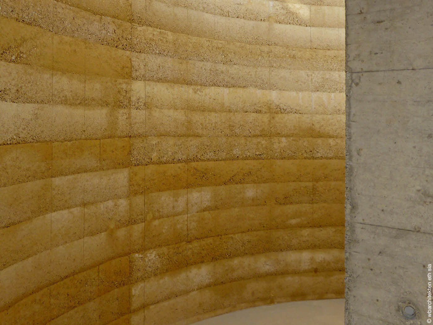 Innenraum der Sternwarte aus Stampfbeton