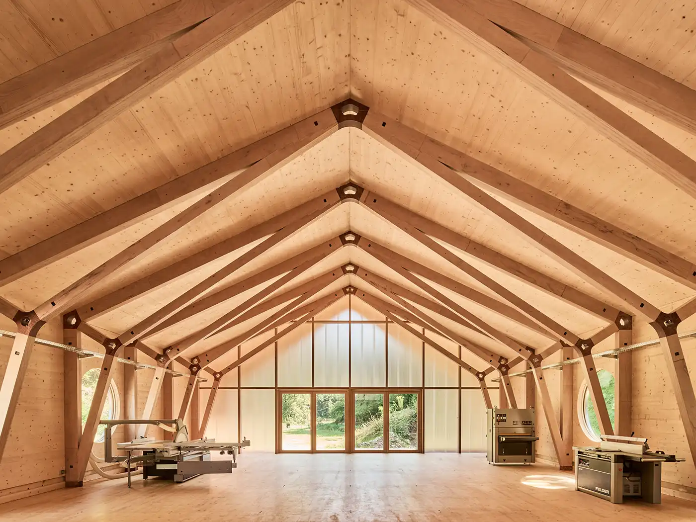 Werk- und Forschungshalle Diemerstein mit Tragwerk als Holzbau