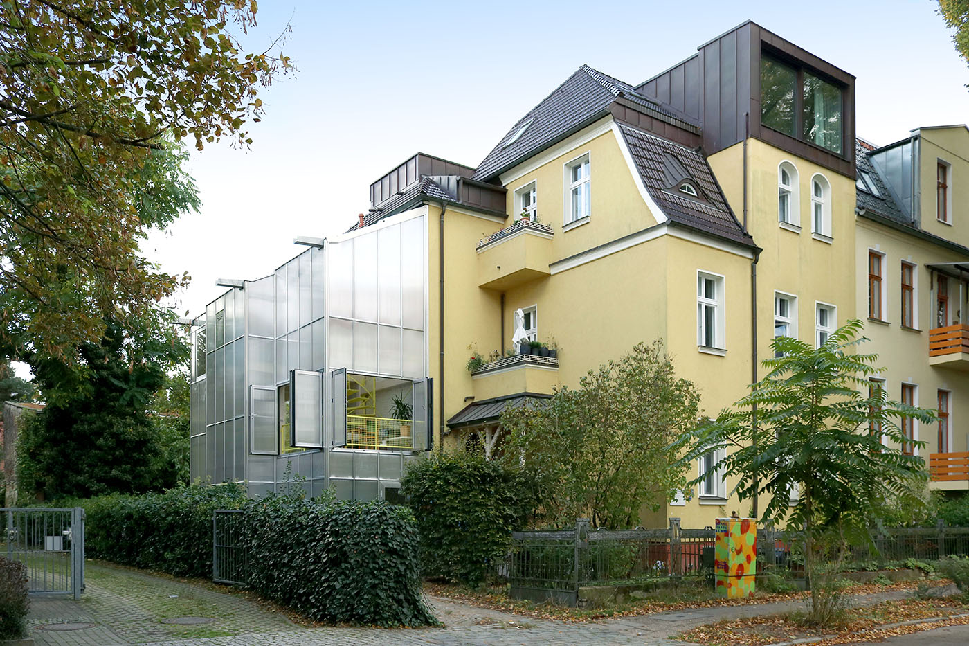 Wintergartenhaus als Anbau an ein Wohnhaus