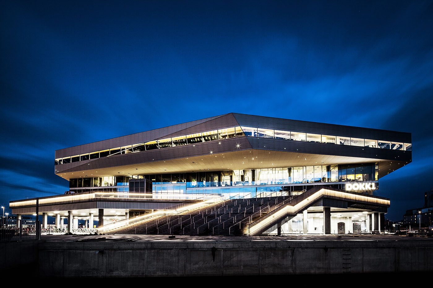 Das größte vollautomatische Parkhaus Europas