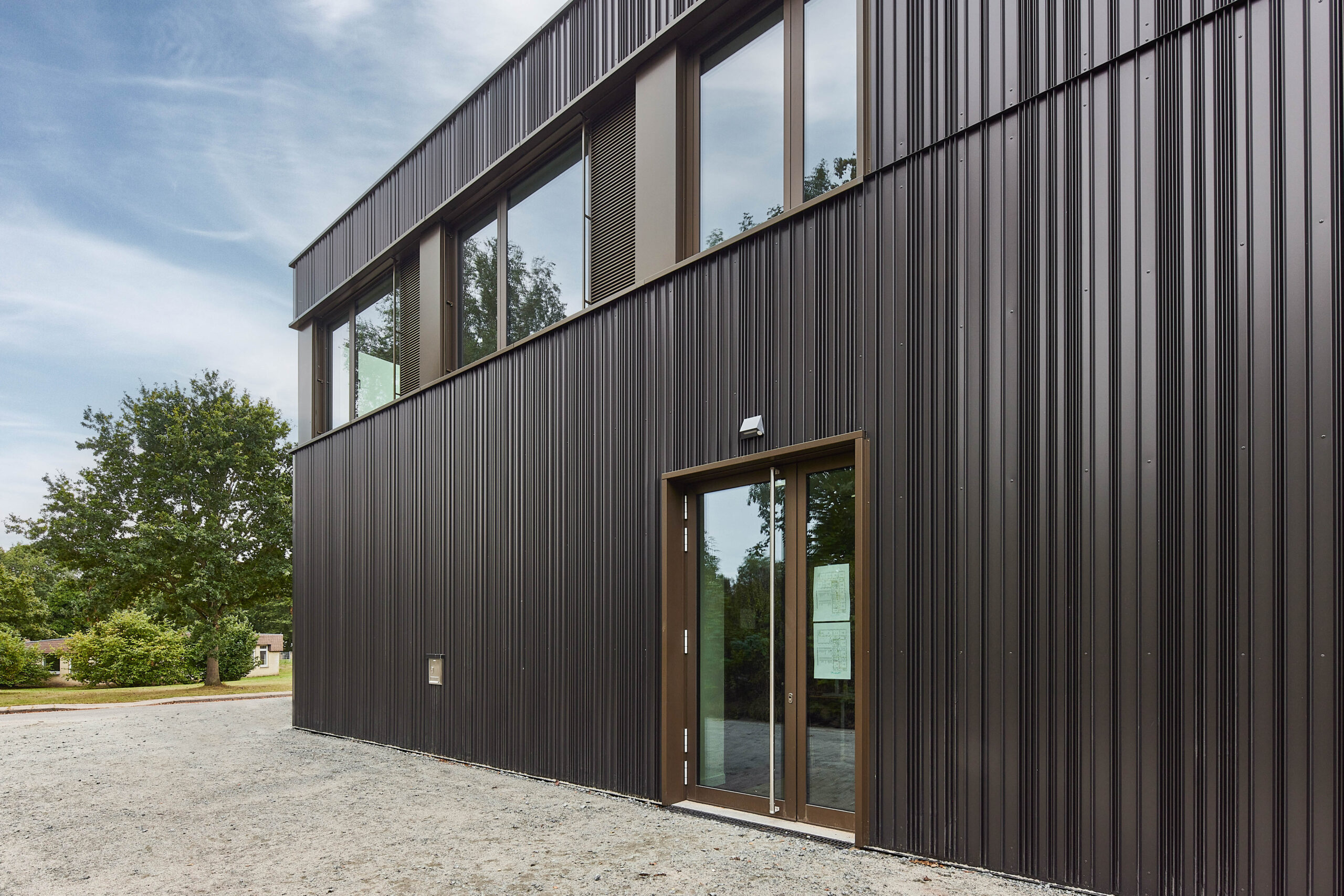 Fassadenverkleidung in Anthrazit