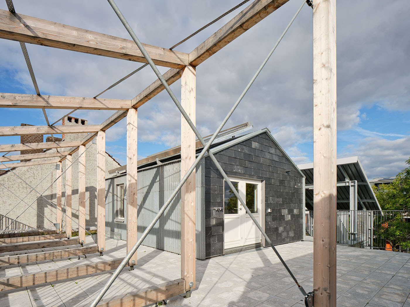 Dachterrasse mit Holzkonstruktion