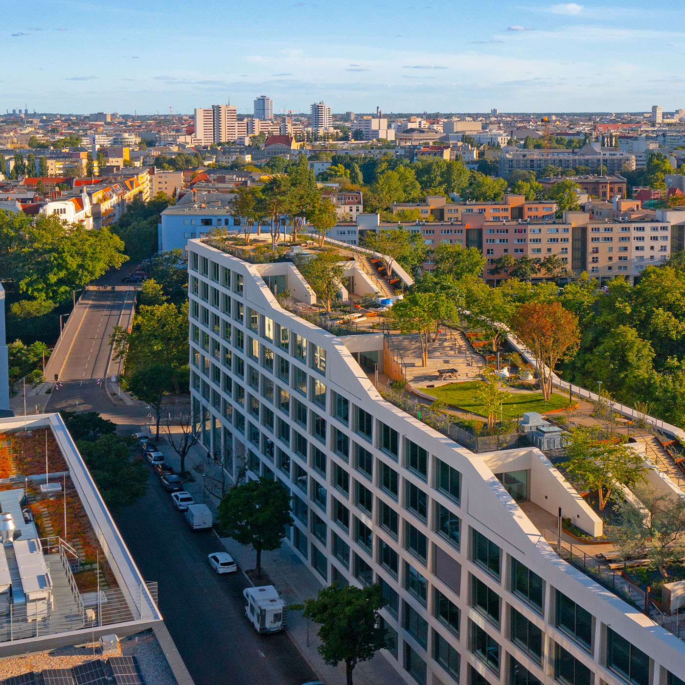 Bürohaus Aera mit Dachgarten auf verschiedenen Ebenen