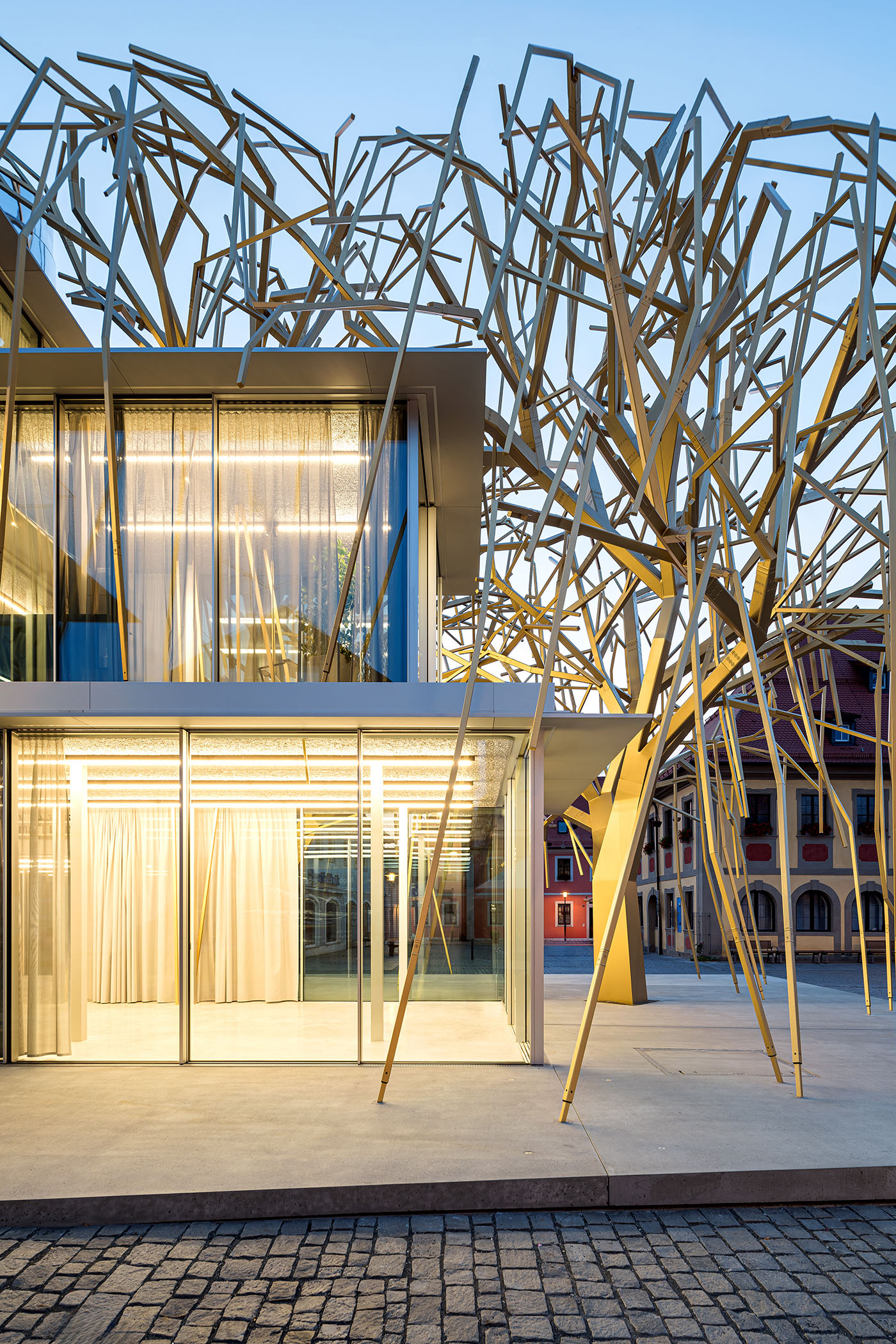 Archiv der Zukunft in Lichtenfels am Abend